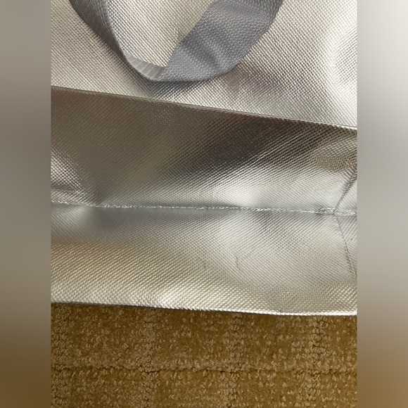 ATHLETA silver metallic bag - Picture 7 of 7